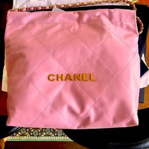 CHANEL HANDBAG 2023 GOLD TONE PINK TOTE BAG SIZE MEDIUM BRAND NEW WITH TAGS BOX
